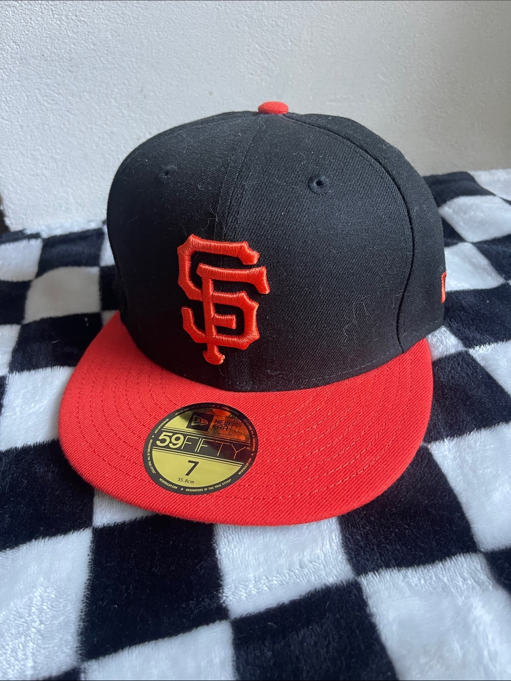 New Era Black and Red SF Giants 59FIFTY Fitted Hat